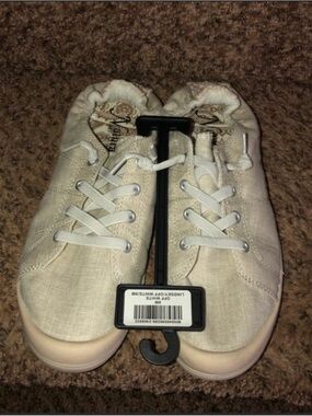 Natural Reflections Women's Canvas Sneakers